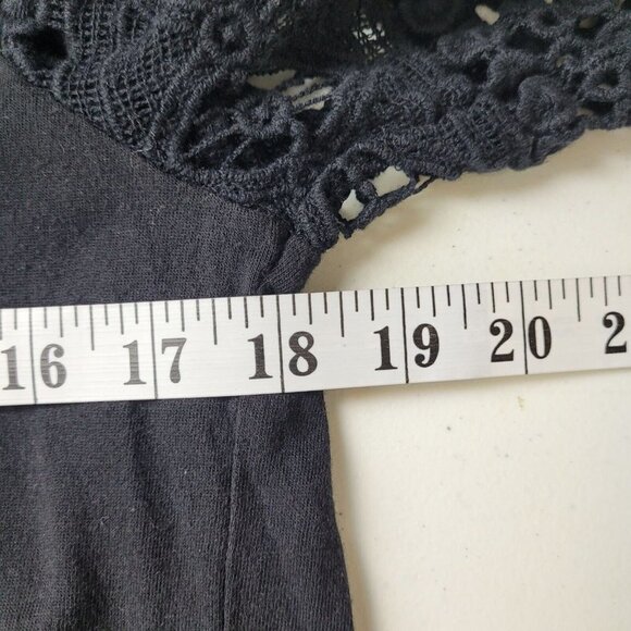 Threads for Thought Women's Black Crochet Lace Top Size Medium - Picture 10 of 10